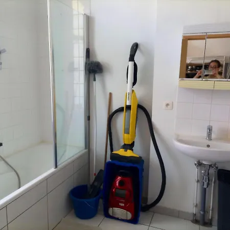 4 Bedrooms House With Enclosed Garden And Wifi At *