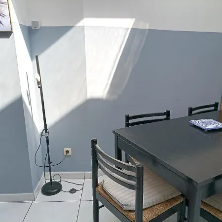 4 Bedrooms House With Enclosed Garden And Wifi At Μον