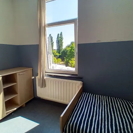 4 Bedrooms House With Enclosed Garden And Wifi At
